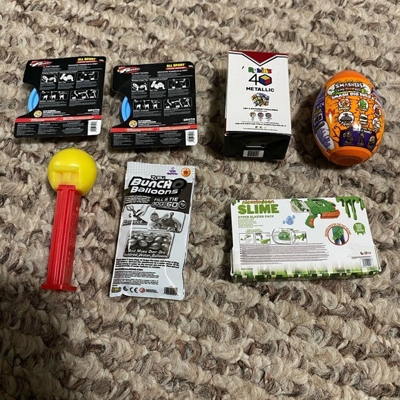 Large lot of Mini Brands Products 37 Pieces Total! - Picture 9 of 9